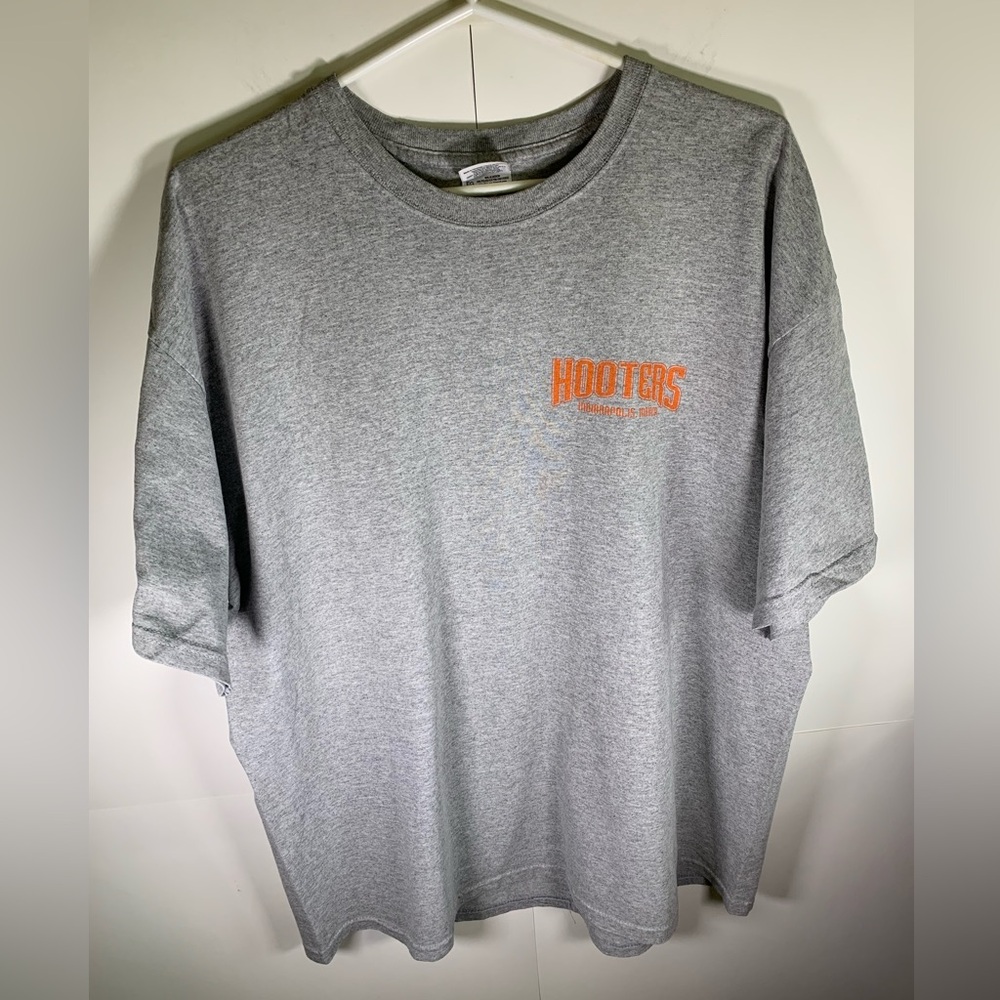 Y2K Indianapolis, indiana hooters graphic shirt
